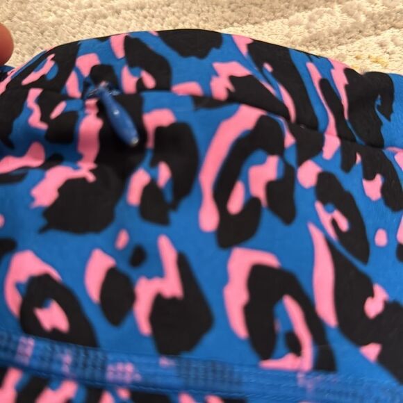 Sweaty Betty Power 7/8 Length Camo Women's Size 16 cool loud print EUC - Picture 7 of 7